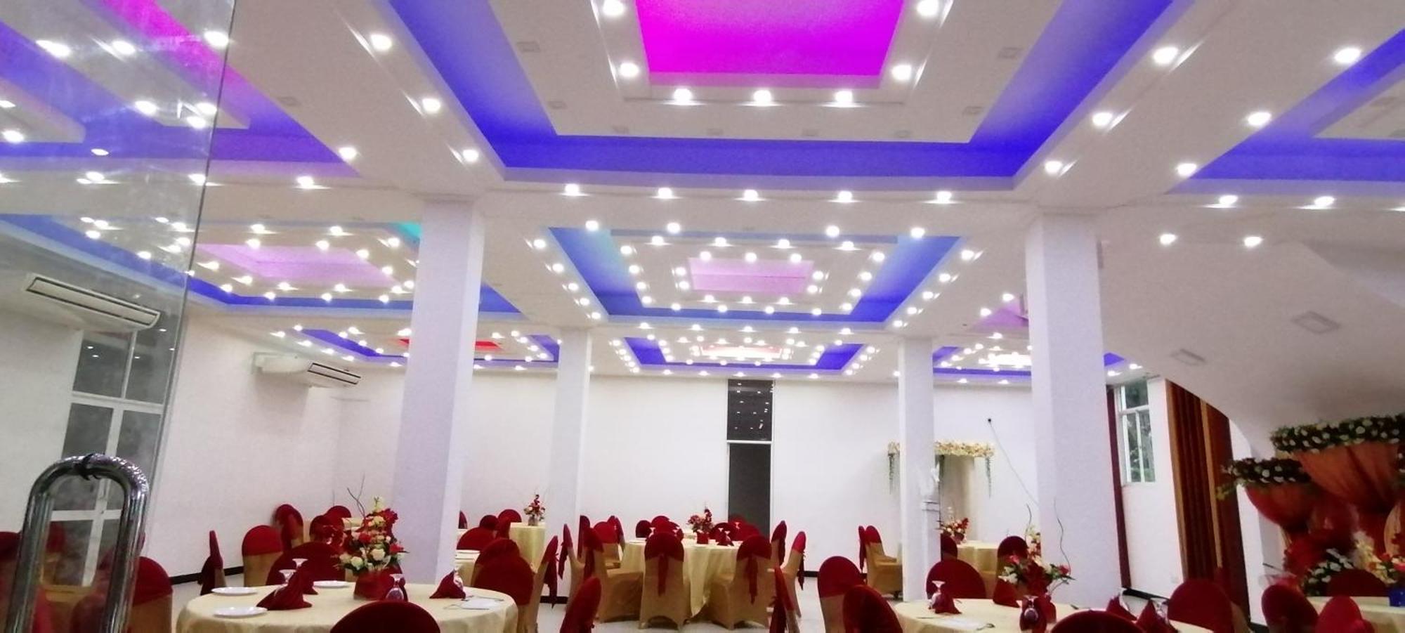 Avanya Hotel And Reception Hall Angunakolapelessa Экстерьер фото