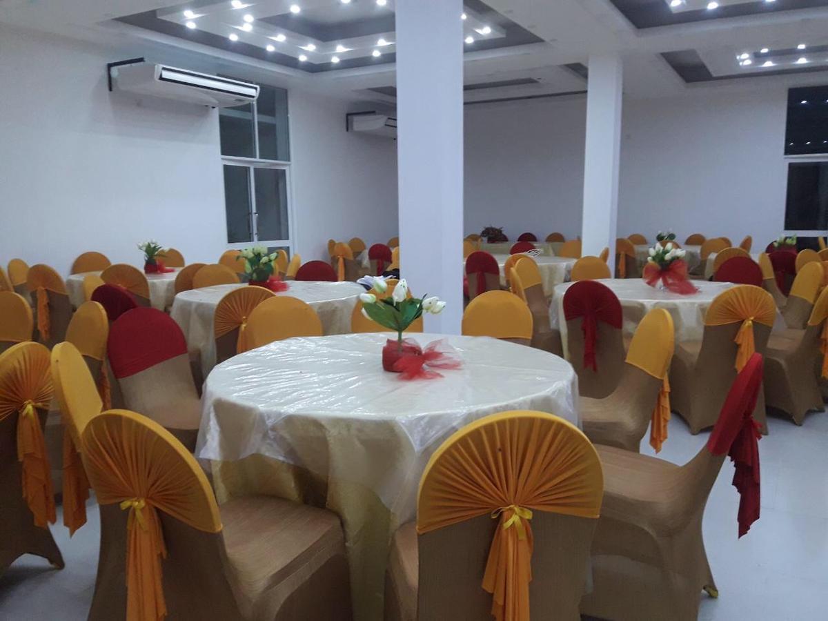 Avanya Hotel And Reception Hall Angunakolapelessa Экстерьер фото